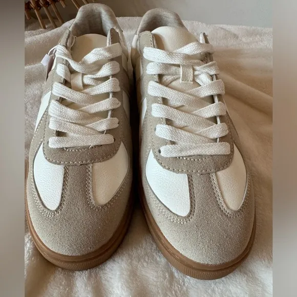 BAILEY sneakers by “Sincerly Jules” white beige shoes NWT Size 9