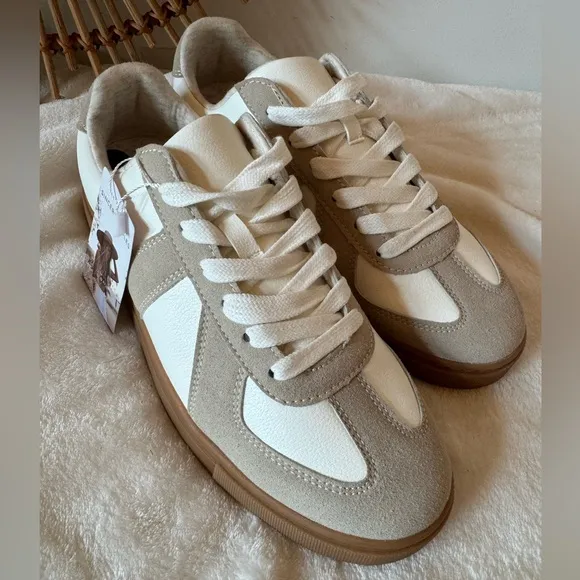 BAILEY sneakers by “Sincerly Jules” white beige shoes NWT Size 9