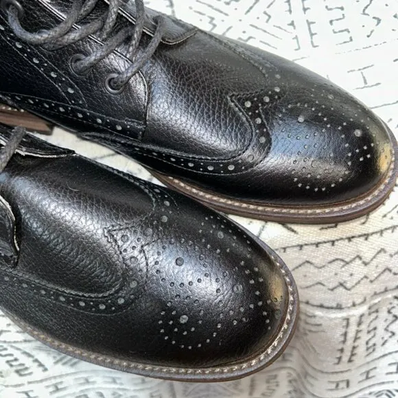 Banana Republic NEW mens wing tip combat lace up career work boots 9 1/2