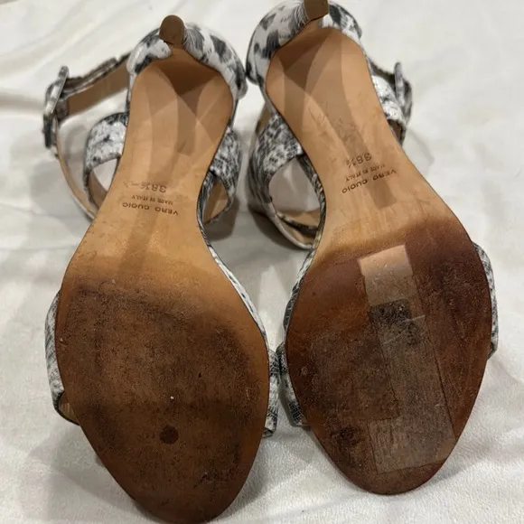 Barneys, New York, Vero Cuoio Stylish Black and White Women's Heels