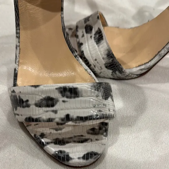Barneys, New York, Vero Cuoio Stylish Black and White Women's Heels
