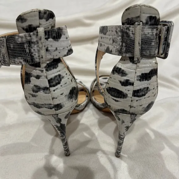 Barneys, New York, Vero Cuoio Stylish Black and White Women's Heels