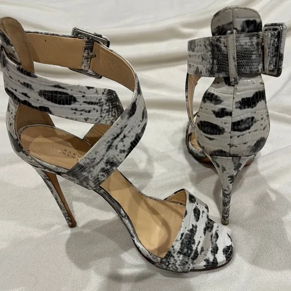 Barneys, New York, Vero Cuoio Stylish Black and White Women's Heels