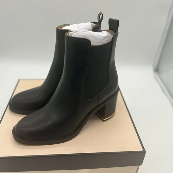BCBGeneration Boxxa Women's Heeled Chelsea Boots Black Faux Leather Size 9.5 M