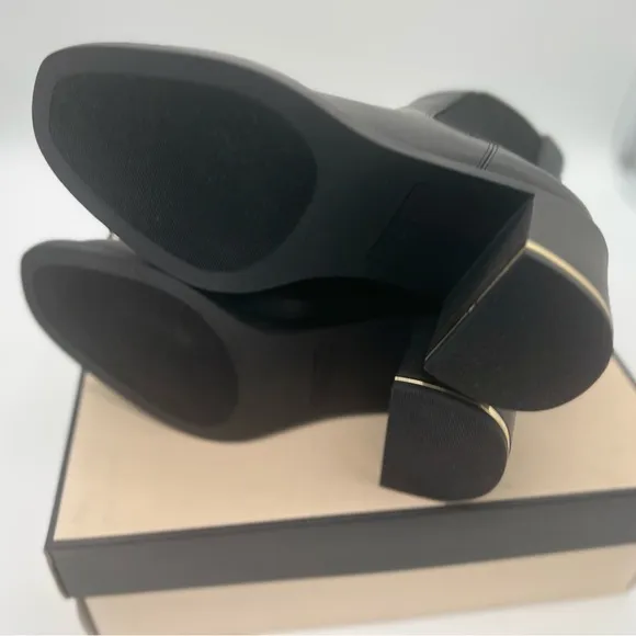 BCBGeneration Boxxa Women's Heeled Chelsea Boots Black Faux Leather Size 9.5 M
