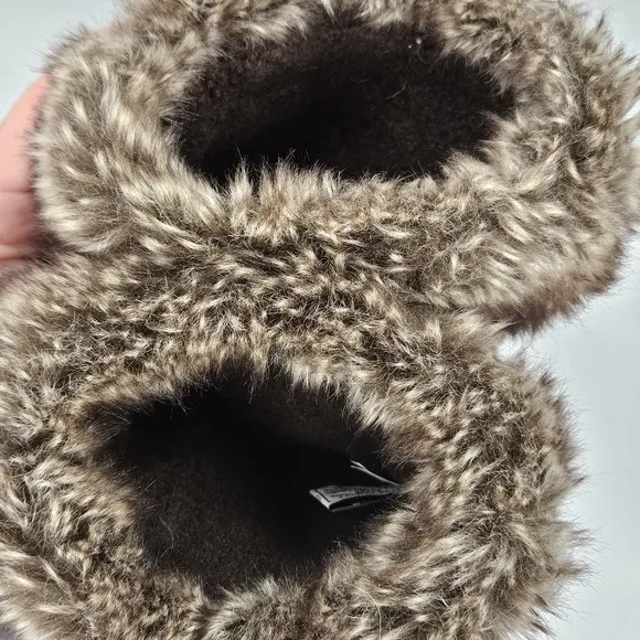 BearPaw Bridget 3.25&quot; heel faux fur boots size 5