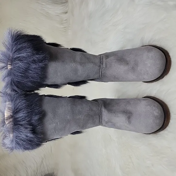 Bearpaw Madeline Gray Fog Mid Rise Boots