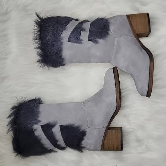 Bearpaw Madeline Gray Fog Mid Rise Boots