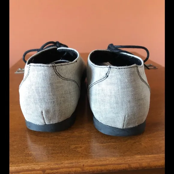 BED STU men’s light gray lace up oxfords