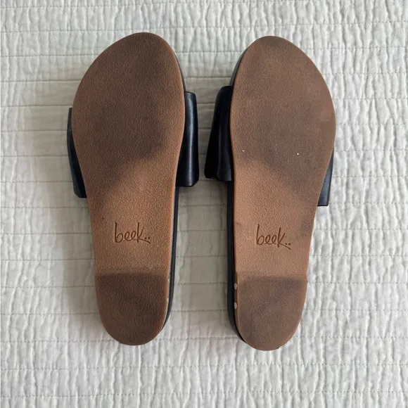 Beek Baza Slide Sandals in Black