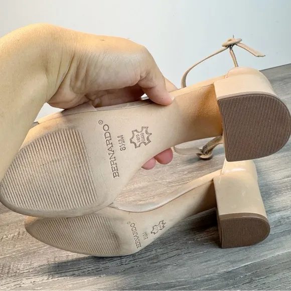Bernardo Belinda Tan Block Heel Sandals with Ankle Strap size 9.5 $198