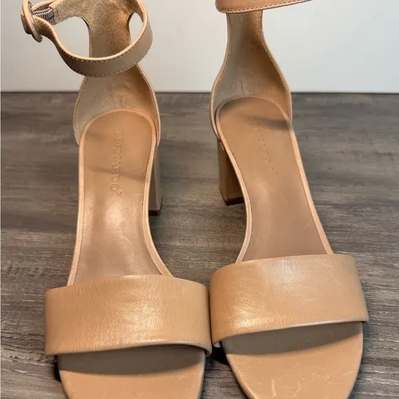 Bernardo Belinda Tan Block Heel Sandals with Ankle Strap size 9.5 $198