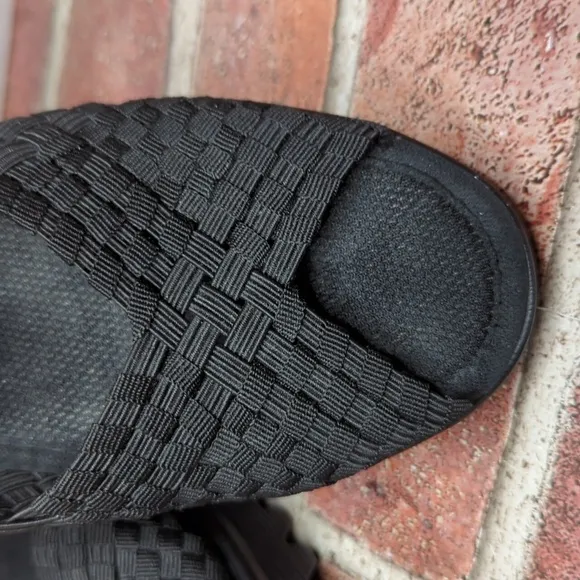 Bernie Mev Black Elastic Woven Hallie Wedge Heel Open Toe Casual Sandals 6.5