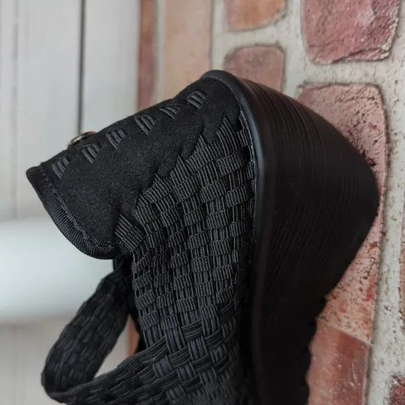 Bernie Mev Black Elastic Woven Hallie Wedge Heel Open Toe Casual Sandals 6.5