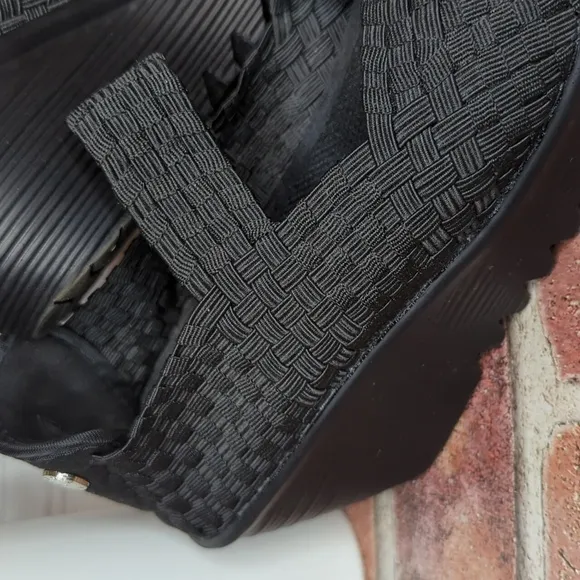 Bernie Mev Black Elastic Woven Hallie Wedge Heel Open Toe Casual Sandals 6.5