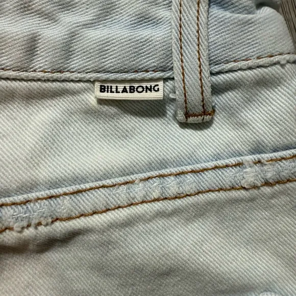 Billabong High-Waisted Distressed Denim Shorts Women's Vintage festival…