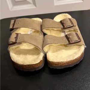 Birkenstock Women's Sandals in Tan and Cream ladies 7/ men’s 6.5