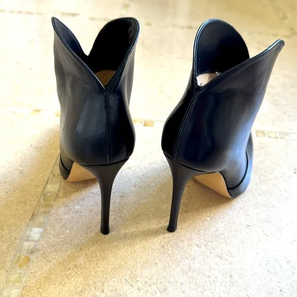 Black Heeled Boots with Glossy Finish by Scoop NYC