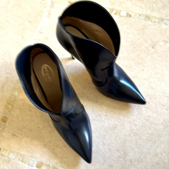 Black Heeled Boots with Glossy Finish by Scoop NYC