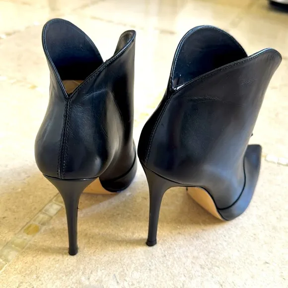 Black Heeled Boots with Glossy Finish by Scoop NYC