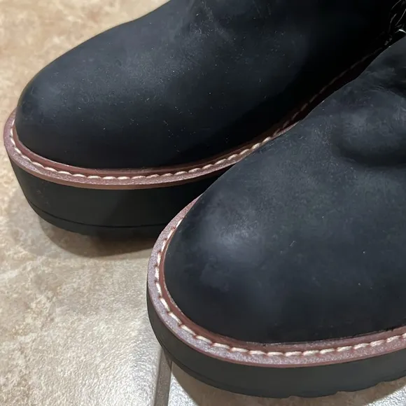 Blondo Women’s Giovanni Ankle Fashion Boot Size 8