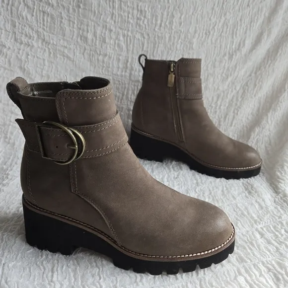 Blondo Women's Waterproof Dagger Fashion Boot, Dark Taupe Suede Sz7 ankle boots
