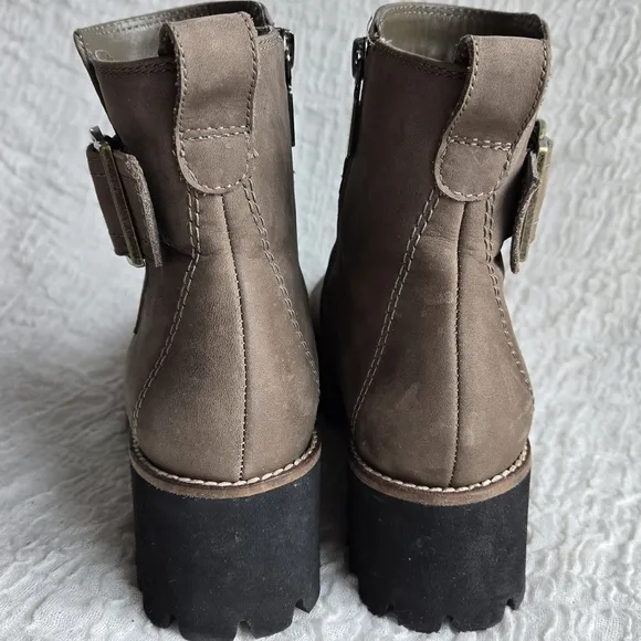 Blondo Women's Waterproof Dagger Fashion Boot, Dark Taupe Suede Sz7 ankle boots