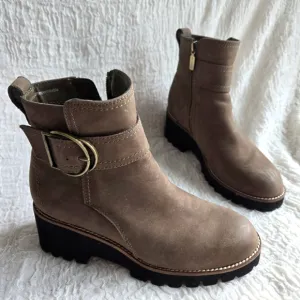 Blondo Women's Waterproof Dagger Fashion Boot, Dark Taupe Suede Sz7 ankle boots