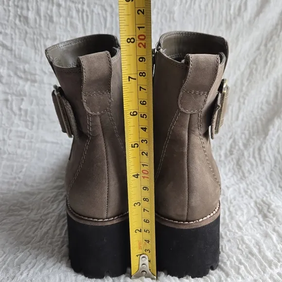 Blondo Women's Waterproof Dagger Fashion Boot, Dark Taupe Suede Sz7 ankle boots