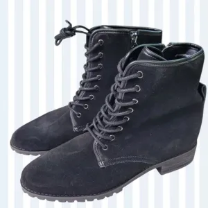 Blondo Prima suede waterproof
