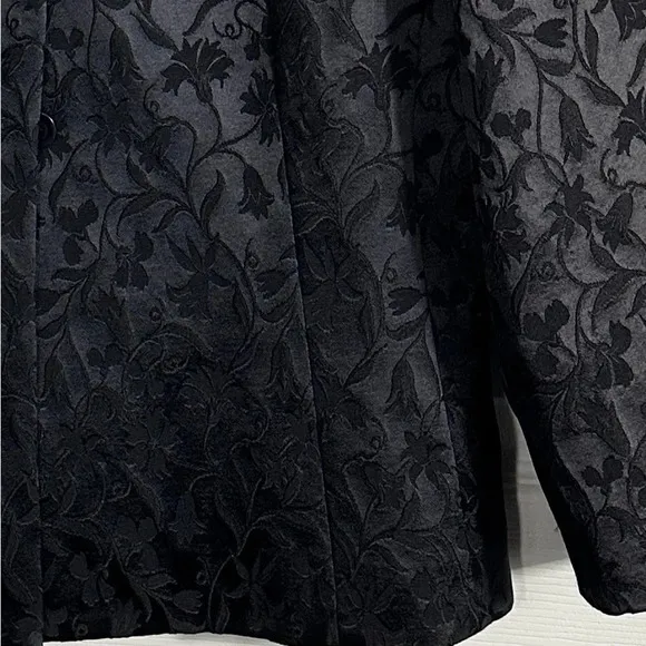 Bloomingdales   Tahari women's blazer, black on black floral, size 8. Holidays!