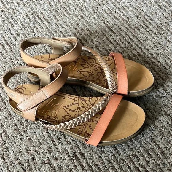 Blowfish Malibu// Girl’s Tan and Peach Strappy Sandals Size 2