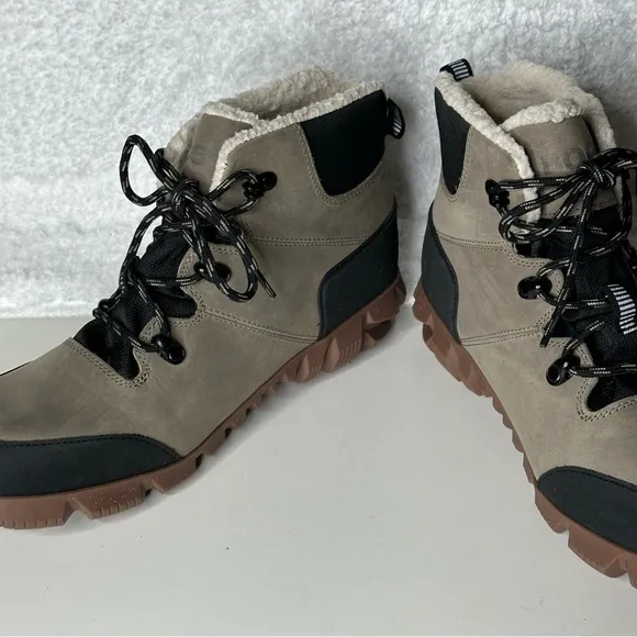 Bogs Arcata Urban Leather Mid Women's Winter Boots Lace up Lug Sole Sheerling