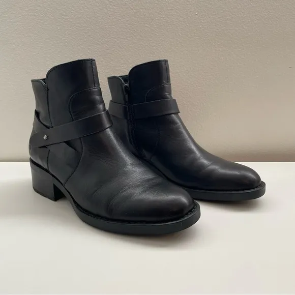 Born Tori leather Boots size 8 black cross strap bootie basic heeled motorcycle