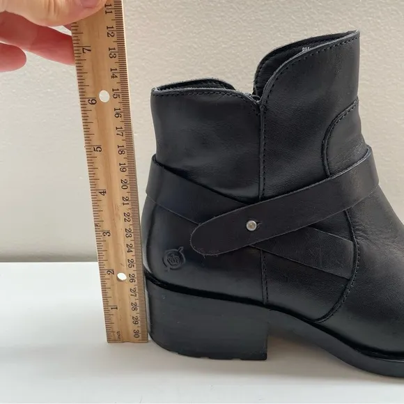 Born Tori leather Boots size 8 black cross strap bootie basic heeled motorcycle
