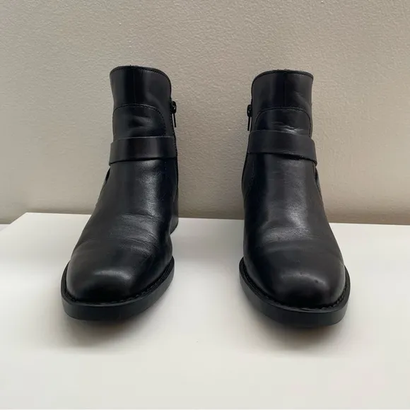 Born Tori leather Boots size 8 black cross strap bootie basic heeled motorcycle