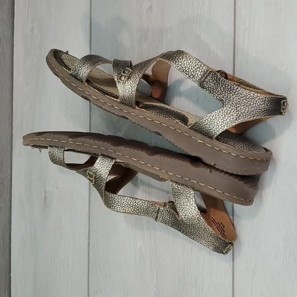Born Women Comfort Leather Strappy Flats Sandals shoes sz 6