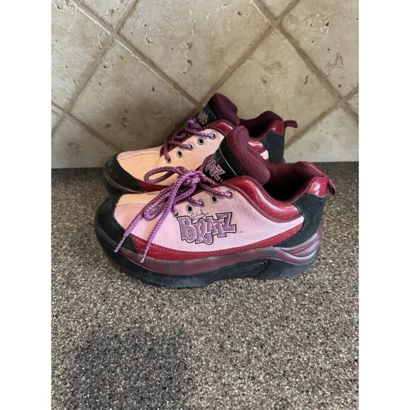 Bratz Flashback Fever Skate Shoes Street Flyers Retractable Wheel 2005 Size 4