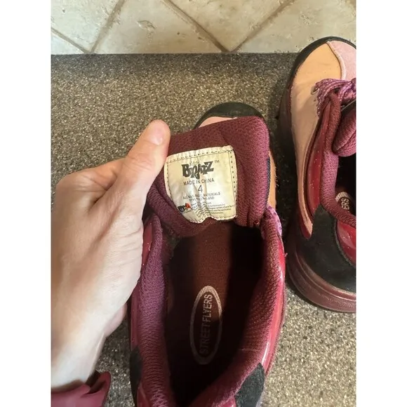 Bratz Flashback Fever Skate Shoes Street Flyers Retractable Wheel 2005 Size 4