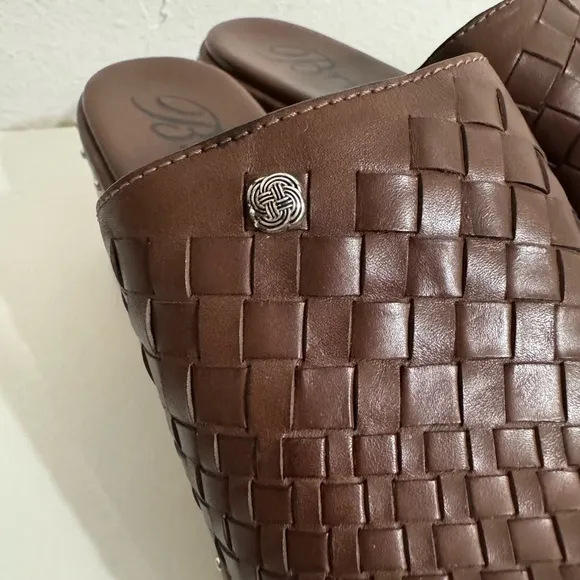 Brighton Caramel Brown Woven Leather Studded Clogs Mules Shoes Size 9