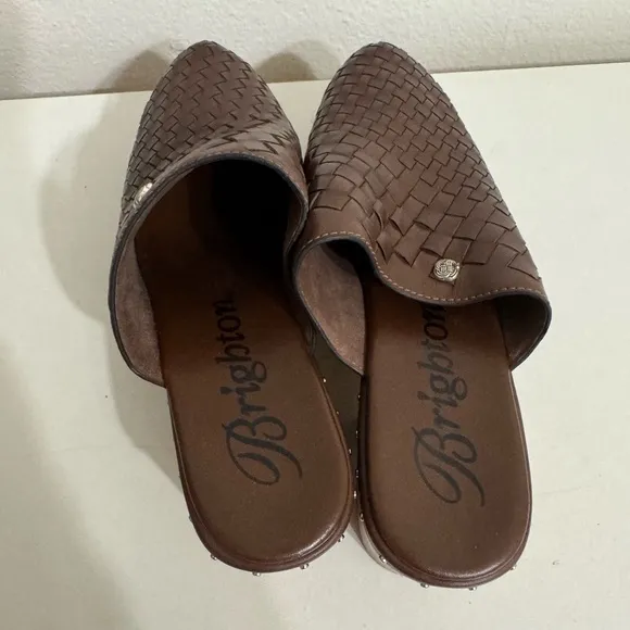 Brighton Caramel Brown Woven Leather Studded Clogs Mules Shoes Size 9