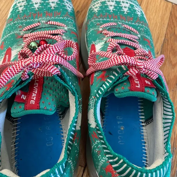 Brooks Women's Festive Green and Red very merry Running Shoes sz 9.5