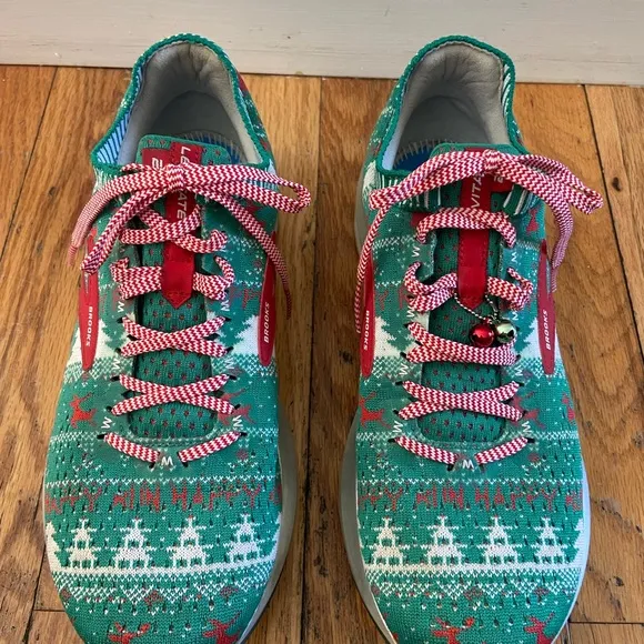 Brooks Women's Festive Green and Red very merry Running Shoes sz 9.5