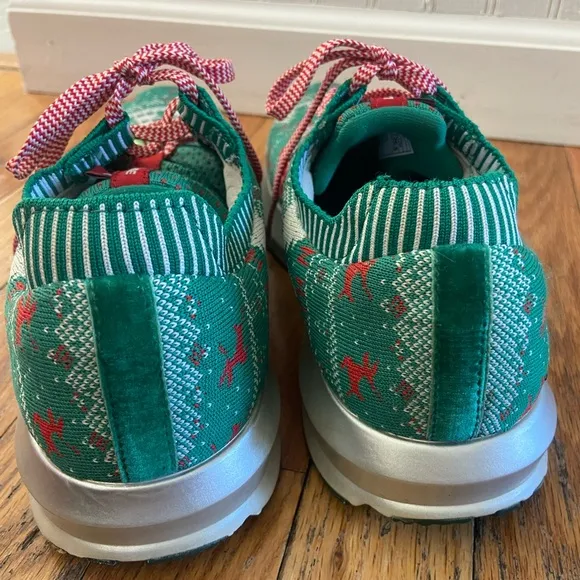 Brooks Women's Festive Green and Red very merry Running Shoes sz 9.5