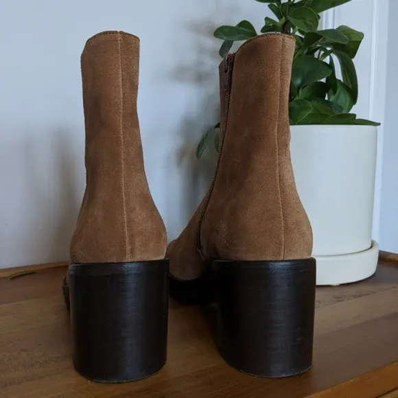 BY FAR Ellen Boots