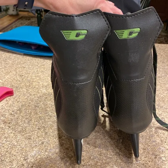 Canadian X-Lite Ice Skates JR7  Junior Size 7 Hockey Skates
