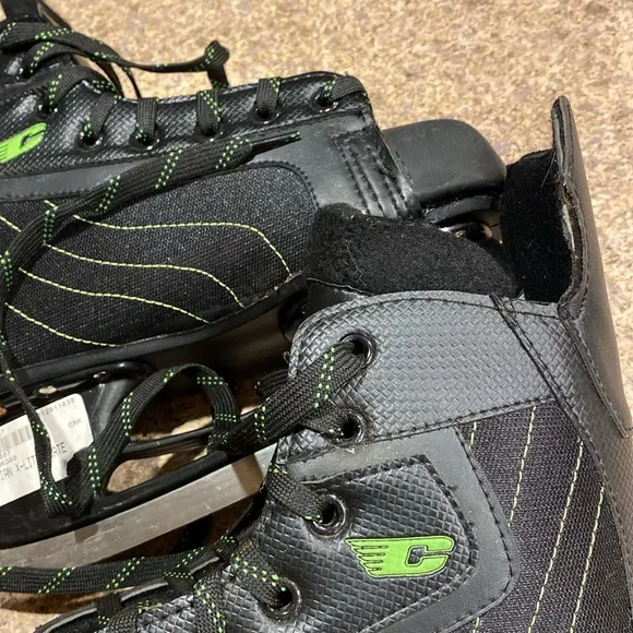 Canadian X-Lite Ice Skates JR7  Junior Size 7 Hockey Skates