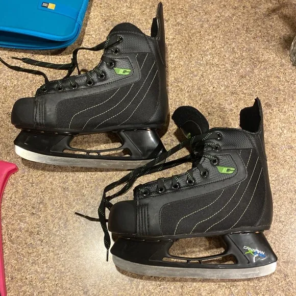 Canadian X-Lite Ice Skates JR7  Junior Size 7 Hockey Skates
