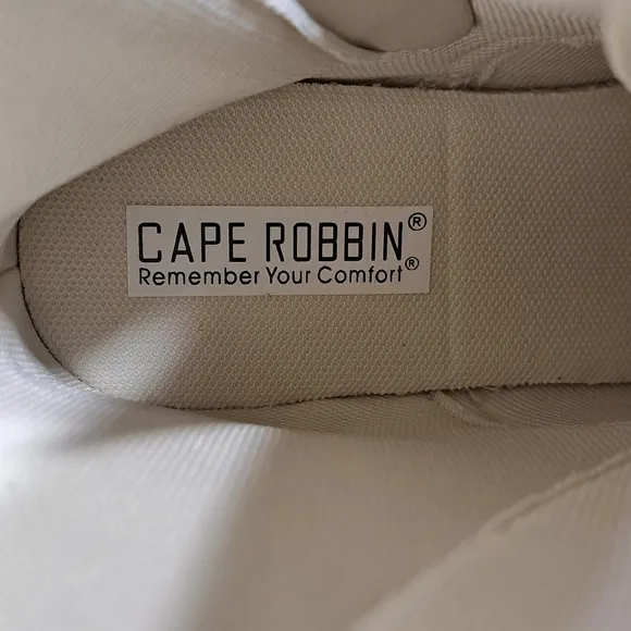 Cape Robbin Women's Beige Monalisa  Combat Boots Chunky Platform Size‎ 9