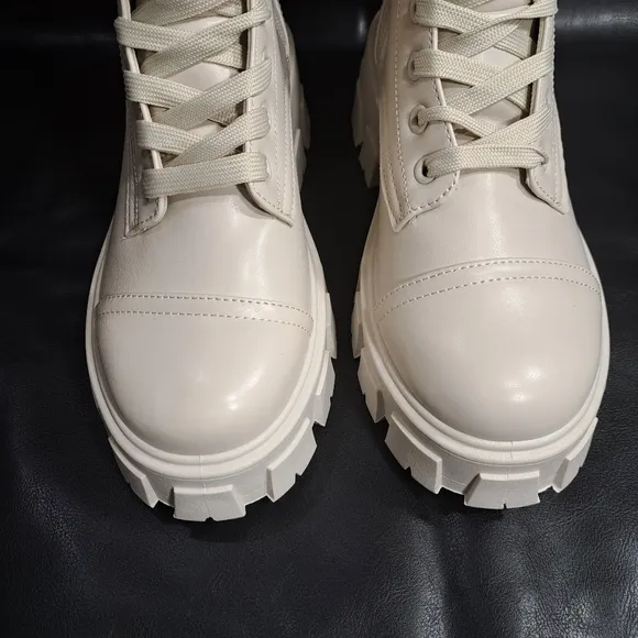 Cape Robbin Women's Beige Monalisa  Combat Boots Chunky Platform Size‎ 9